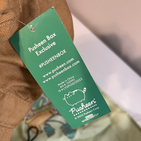 Pusheen Box Exclusive Sun Hat With Sleepy Sloth Graphic - Picture 4 of 6